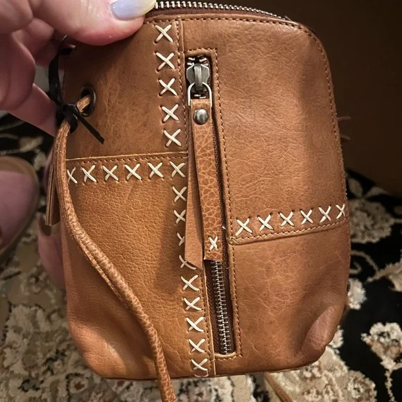 Latico Marge Saddle Crossbody Bag with X Stitch Detail, New in bag (not tagged) - Picture 2 of 13